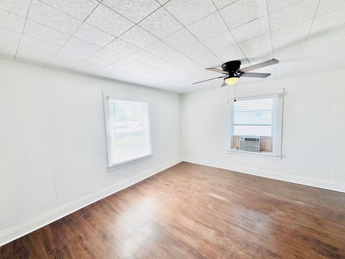 Foto principal - 211 15th Ave S