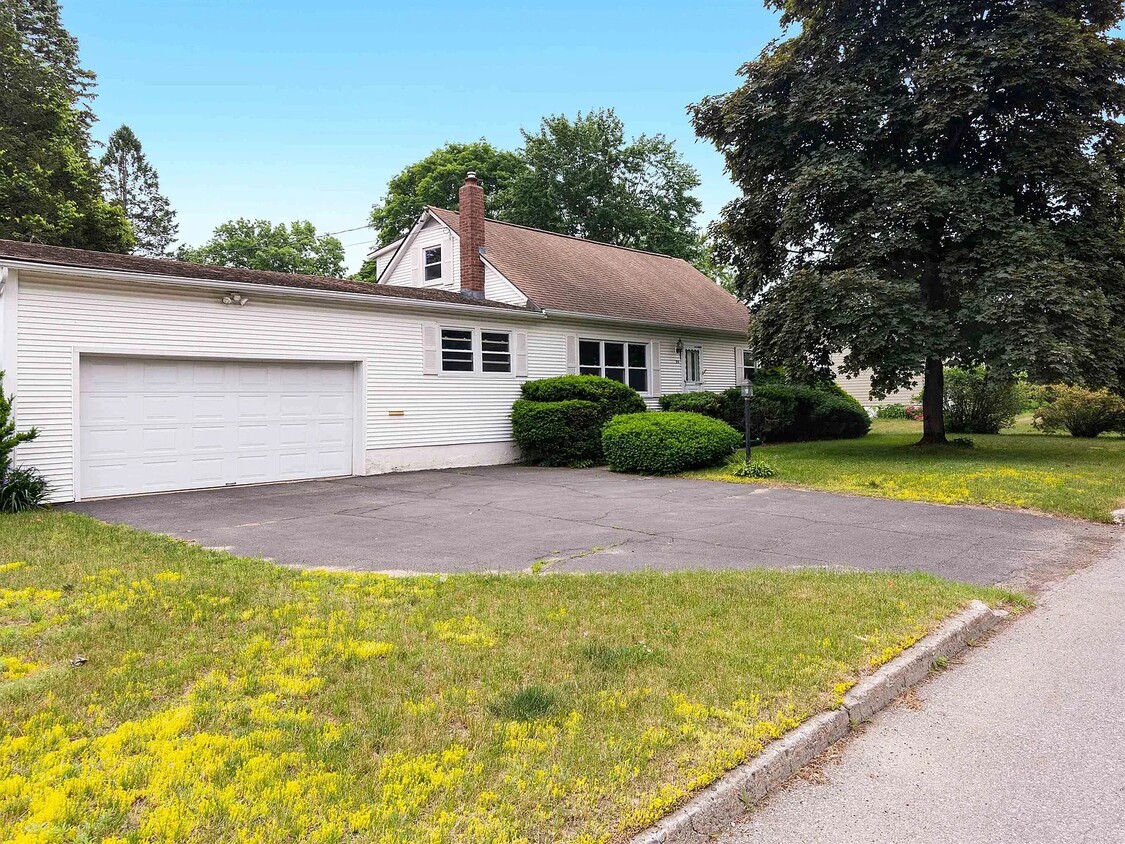 Foto principal - 231 Laurel Hill Dr