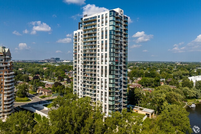 Building Photo - Équinoxe Lévesque