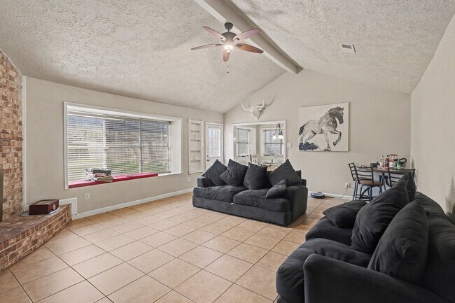 Foto del edificio - 23219 Good Dale Ln