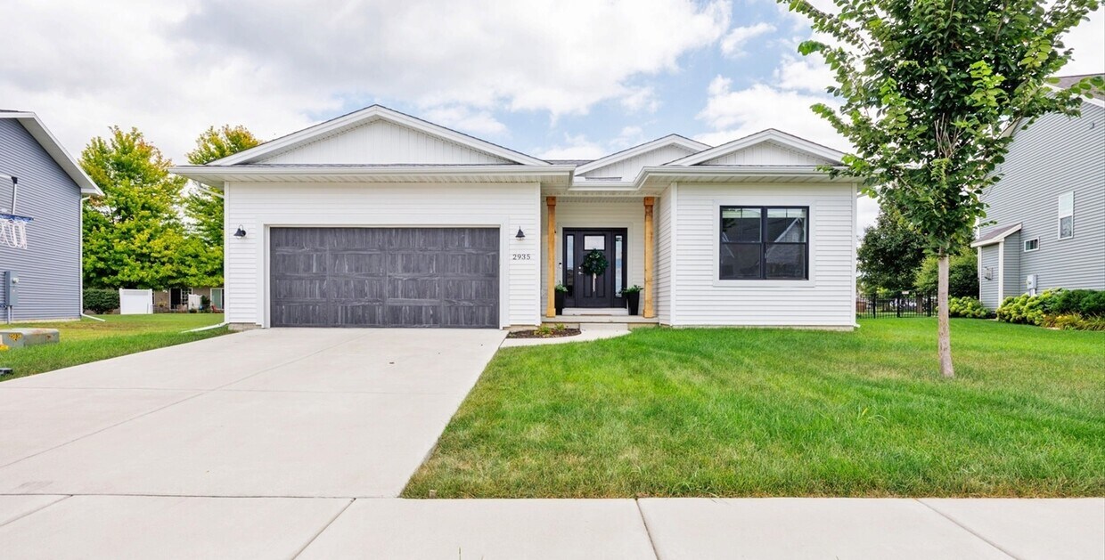 Primary Photo - 2935 Glendale Ln