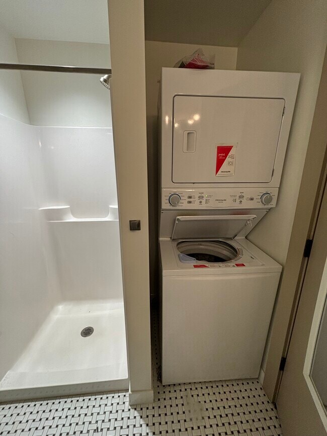 Building Photo - Hobbs Building