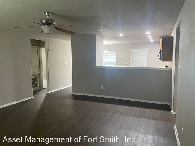 Building Photo - 3 br, 2 bath House - 501 Ridge Point Drive