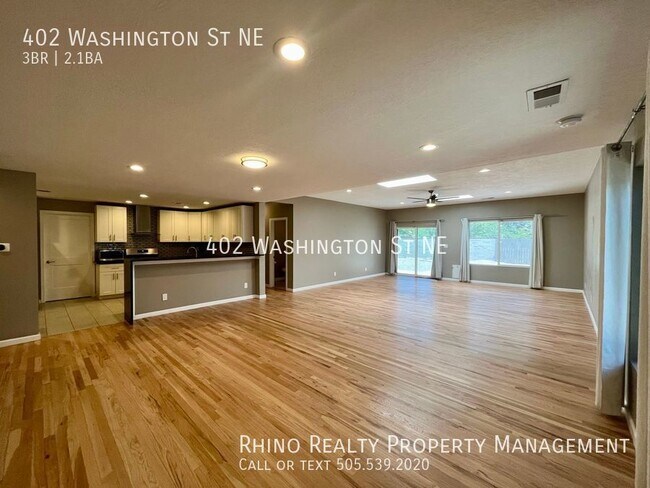 Building Photo - Large 3 Bedroom 2.5 Bathroom Home In The NE!