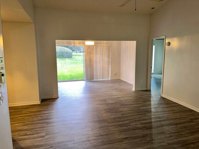 Foto del edificio - 3326 SW Villa Pl