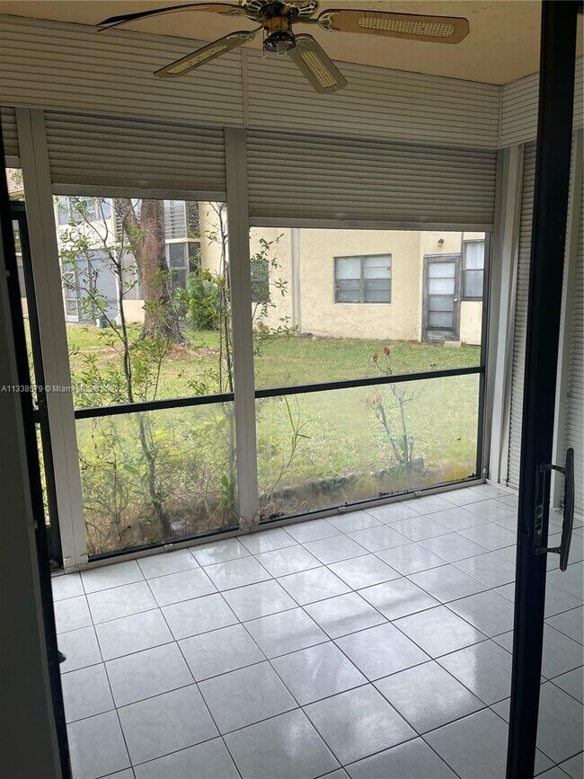 250 Gate Rd Unit 150, Hollywood, FL 33024 Condo for Rent in Hollywood