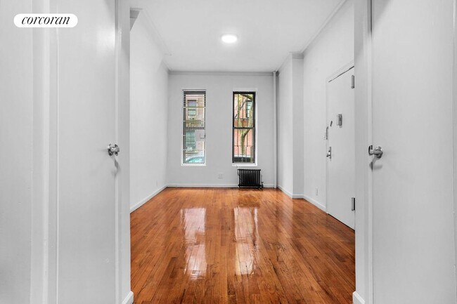 Building Photo - 350 E 89th St