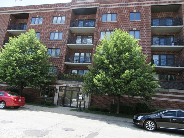 Building Photo - 450 Western Ave