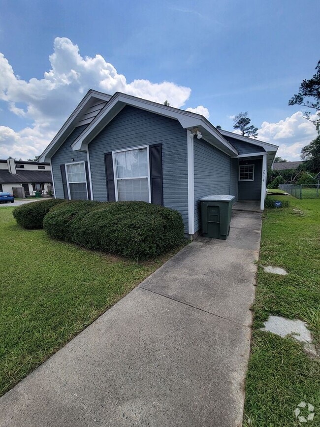 Building Photo - 2714 Sheridan Pl