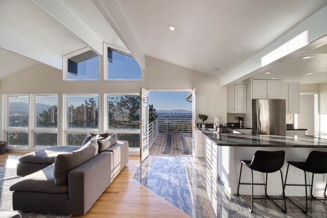 Foto del edificio - 2220 Lakeline Dr