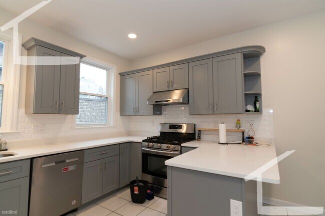 Foto del edificio - 5 br, 2 bath House - 21 Ashford St