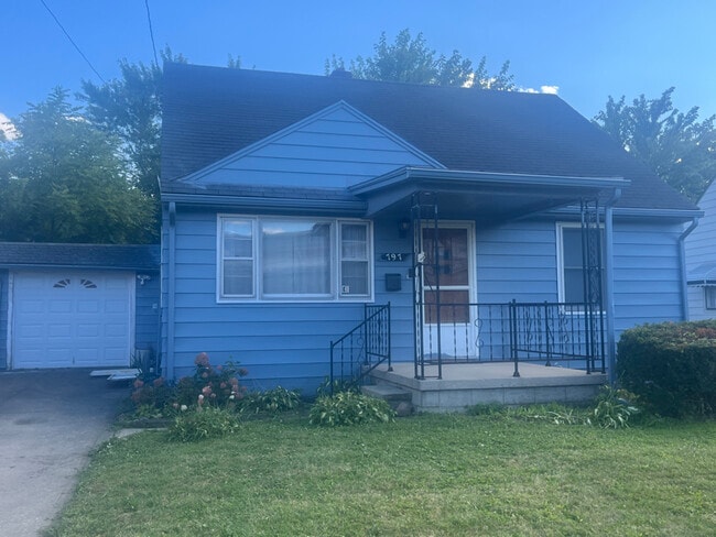 Building Photo - 797 Burton Ave