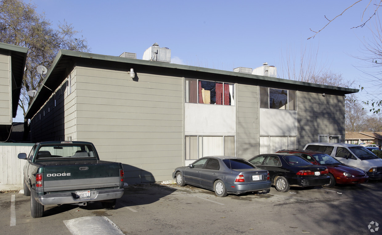 Primary Photo - Windmere Apartments