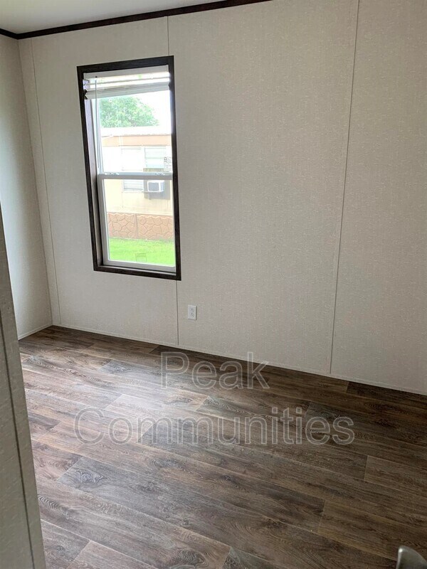 Building Photo - 8050 Daymist Dr