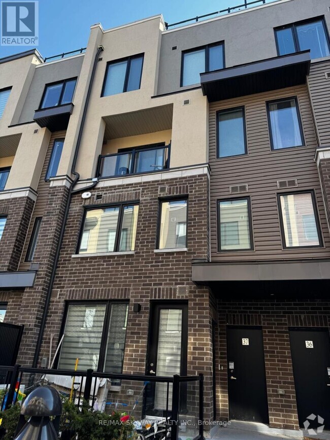 Building Photo - 3550-3550 Colonial Dr