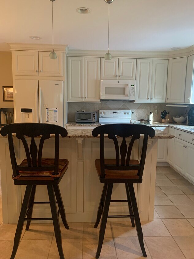 Primary Photo - 591 Oakwood Dr