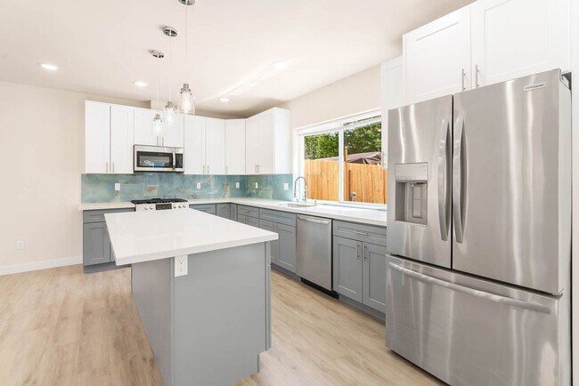 Foto del edificio - 1741 N 130th St