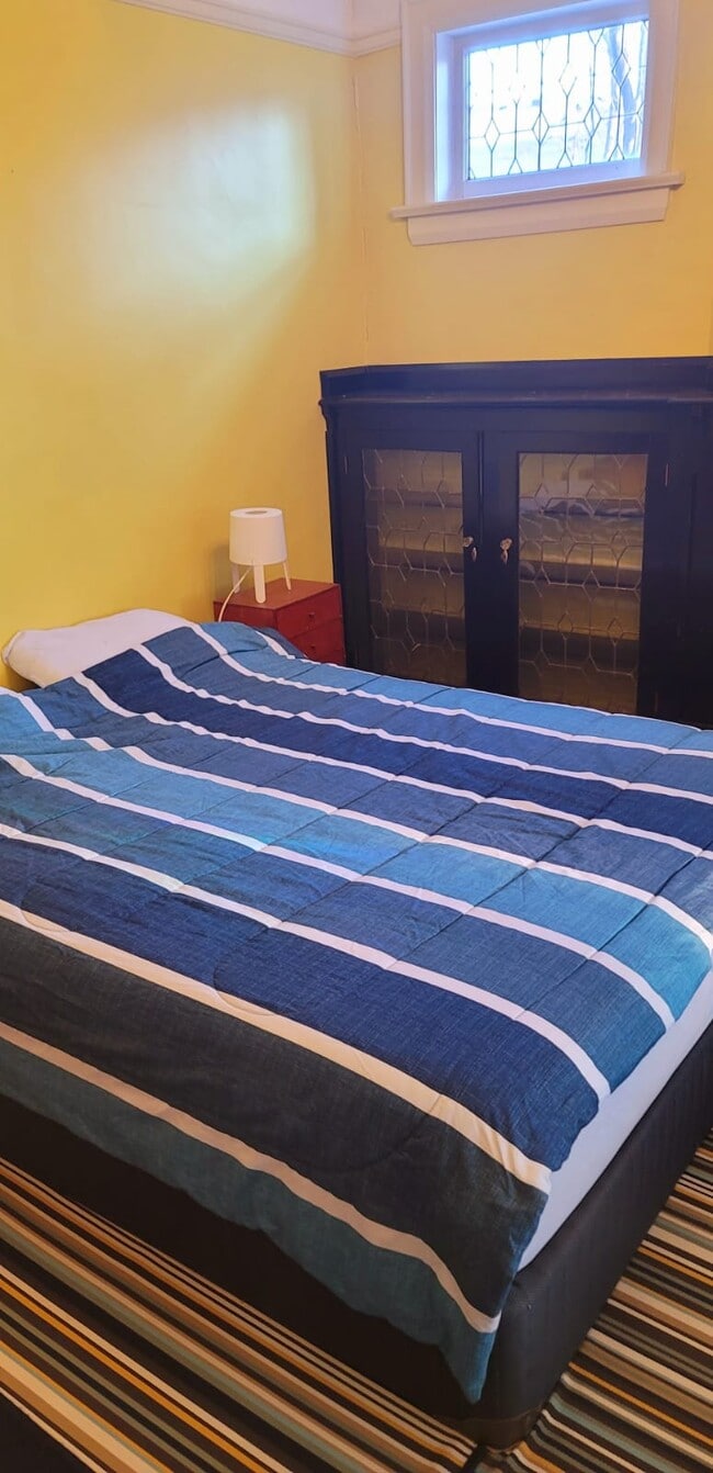 Photo du bâtiment - 180 Eileen Av