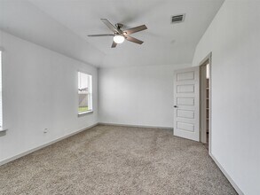 Building Photo - 10627 Great Basin Dr