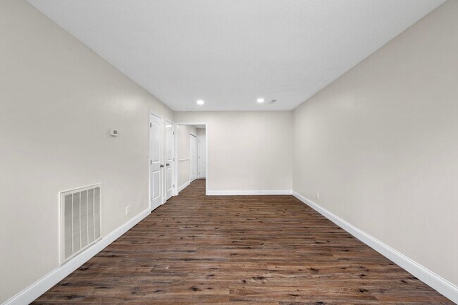 Building Photo - 3334 Gundy Dr