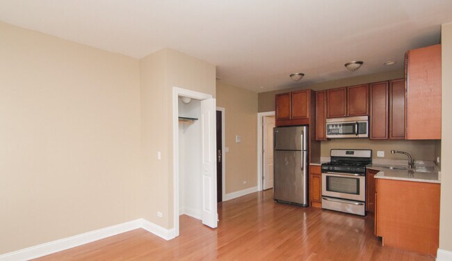 Building Photo - 3731 N Elston Ave