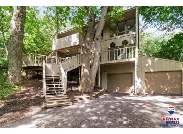 Stunning 4BR 3BA Home in House Rental in Wayzata, MN