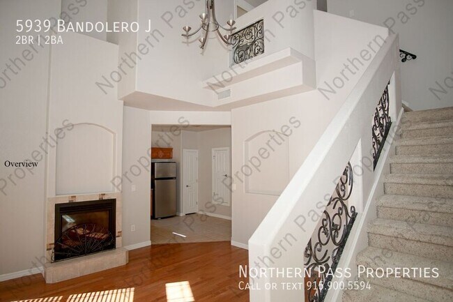 Foto del edificio - Luxury Condo Near Coronado Country Club Aw...