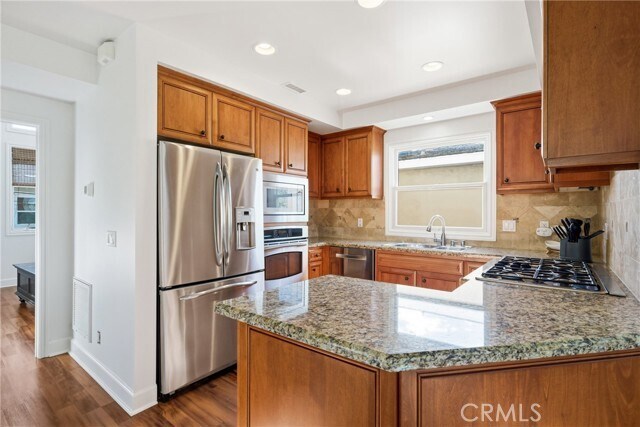 Foto del edificio - 426 Narcissus Ave