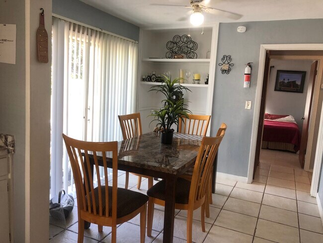 Building Photo - 546 Monticello Ave