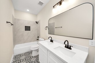 Building Photo - 3810 Hiford Dr