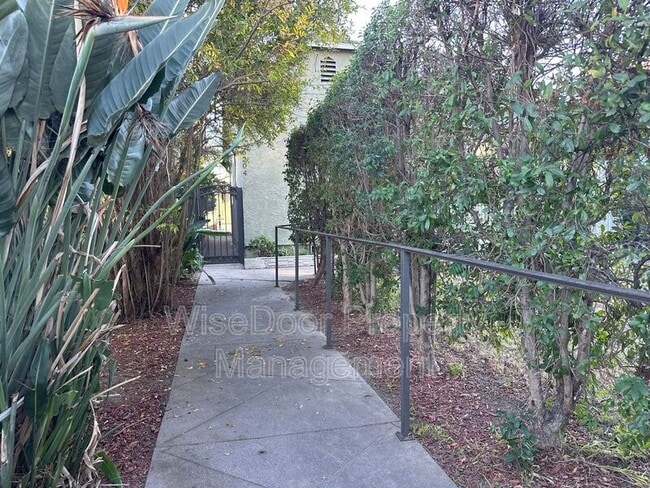 Building Photo - 6204 Gretna Ave