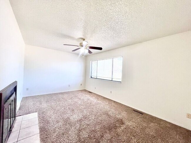 Foto del edificio - 3 Bedroom Home in SW Loveland!