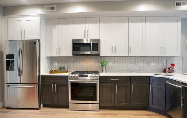 Kitchen - 614 I St NE