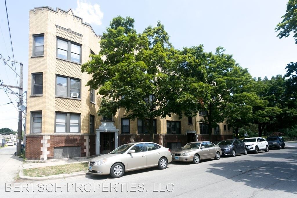 Primary Photo - 4500 W Sunnyside Ave