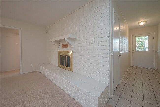 Building Photo - 22822 Elsinore Dr