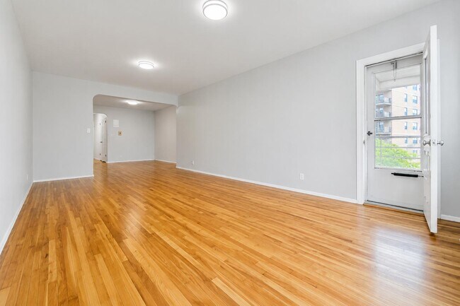 Building Photo - 500 Kappock St