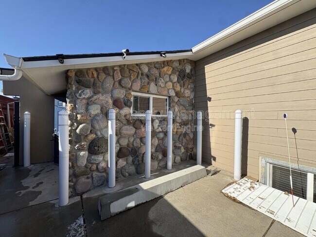 Foto del edificio - 310 S 2nd Ave