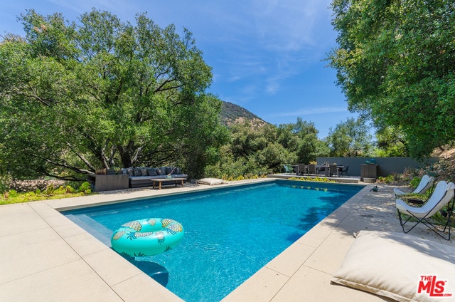 Primary Photo - 2909 Mandeville Canyon Rd