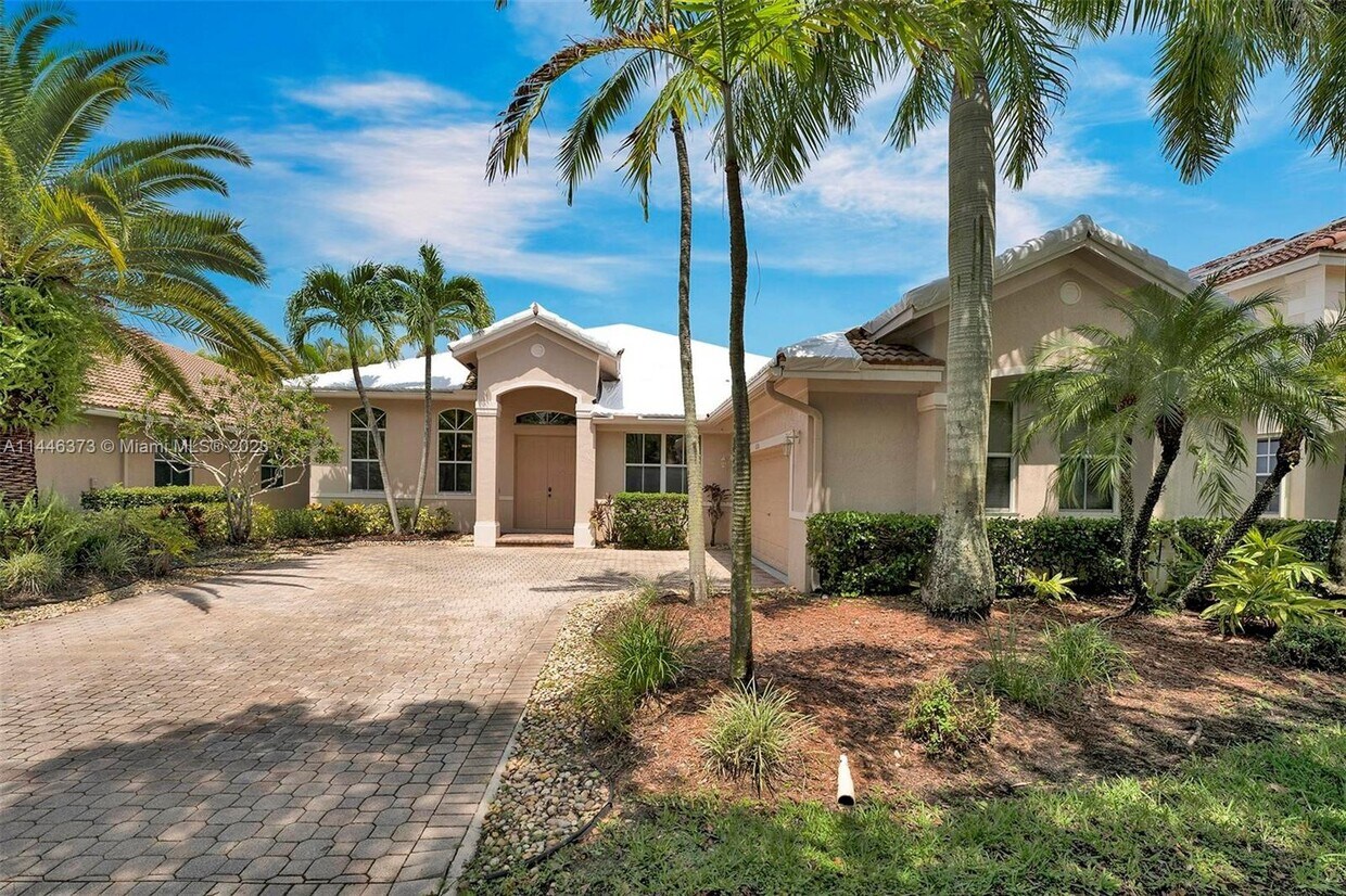 Primary Photo - 1636 Blue Jay Cir