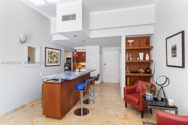 Foto del edificio - 6917 Collins Ave