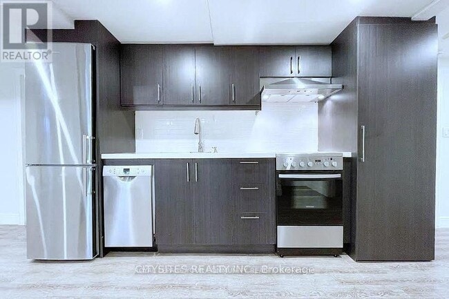 Building Photo - 299 Rosewell Ave