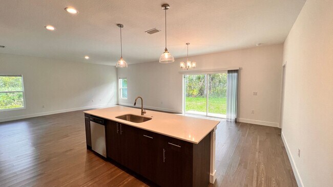 Building Photo - BRAND NEW 4 BD/2 BA Home in Palm Bay! Grea...