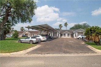 Building Photo - 19 River Bend Dr