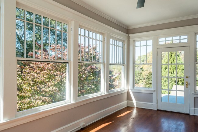 Foto del edificio - 631 Linwood Ave NE