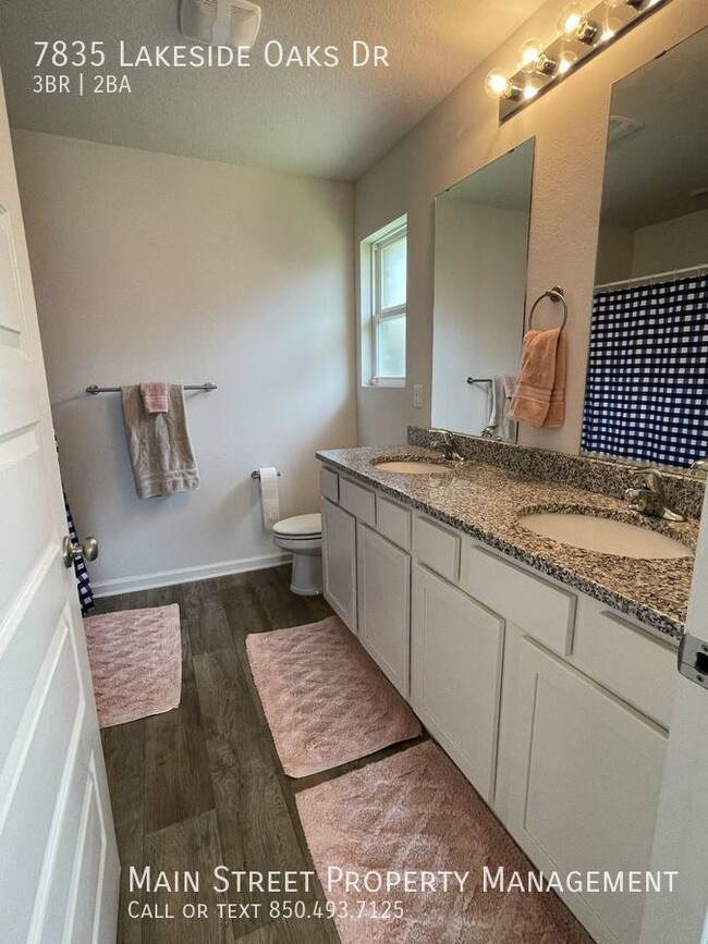 Building Photo - 7835 Lakeside Oaks Dr