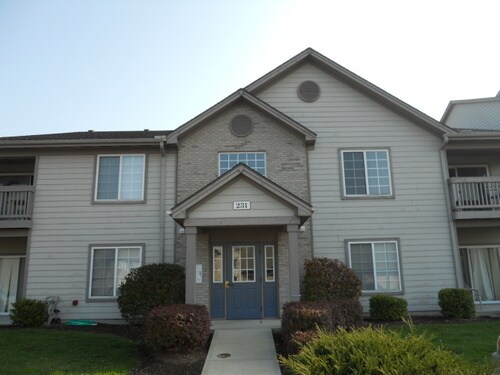 Primary Photo - 2 BR Condo in Warren Twp