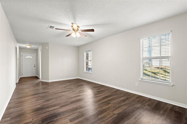 Foto del edificio - 5058 Jonesboro Rd