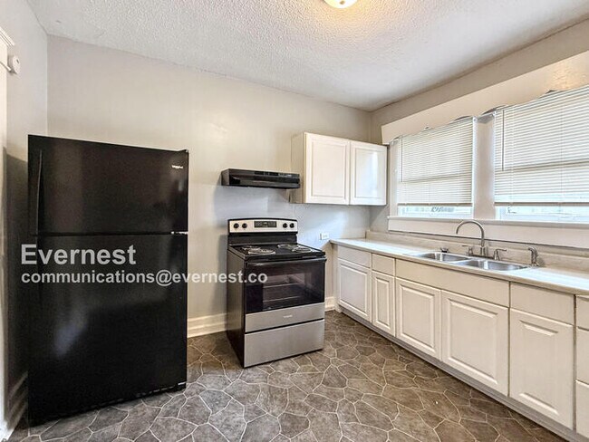 Foto del edificio - 8231 5th Ave N