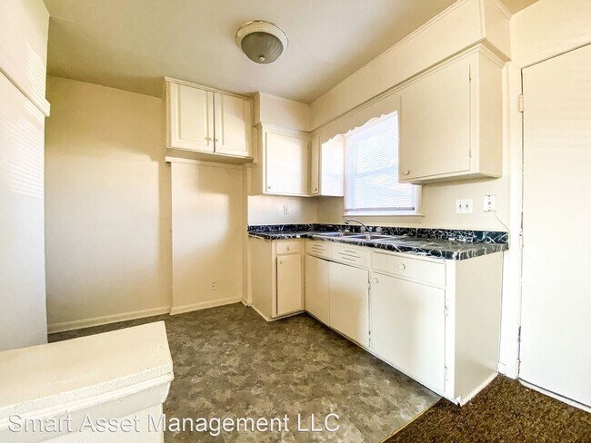 Building Photo - 4101 N 60th St