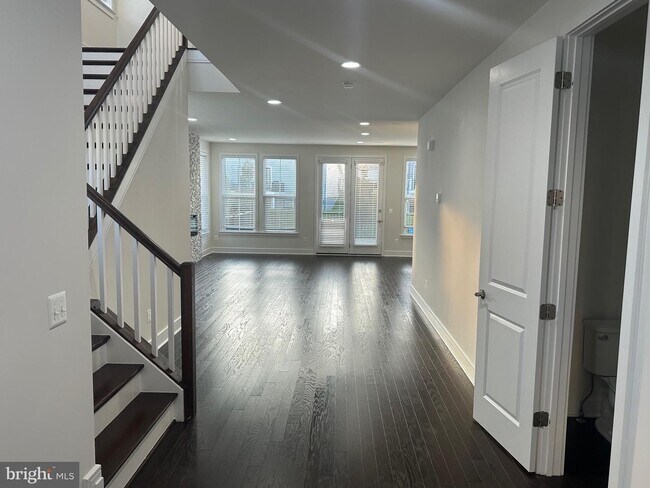 Building Photo - 25487 Byrnes Crossing Dr